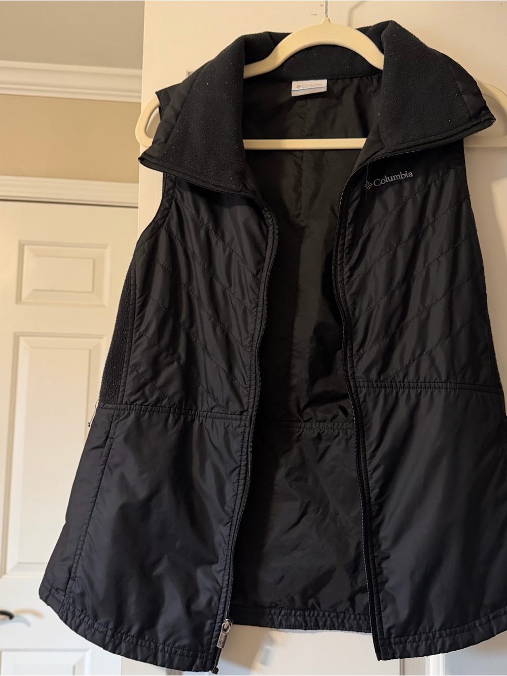 Columbia Women's Black Quilted Zip-Up Vest